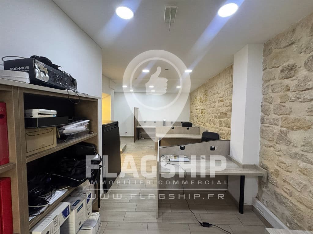 Local commercial · 105 m² · Location — photo 3