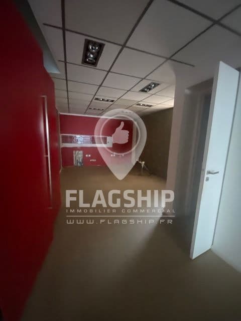 Local commercial · 75 m² · Location — photo 2