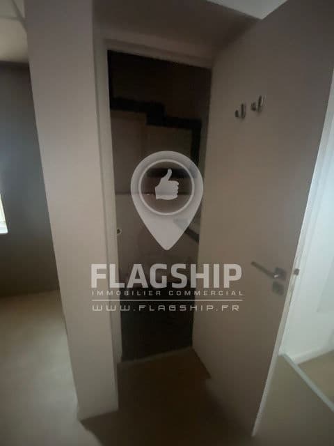Local commercial · 75 m² · Location — photo 3