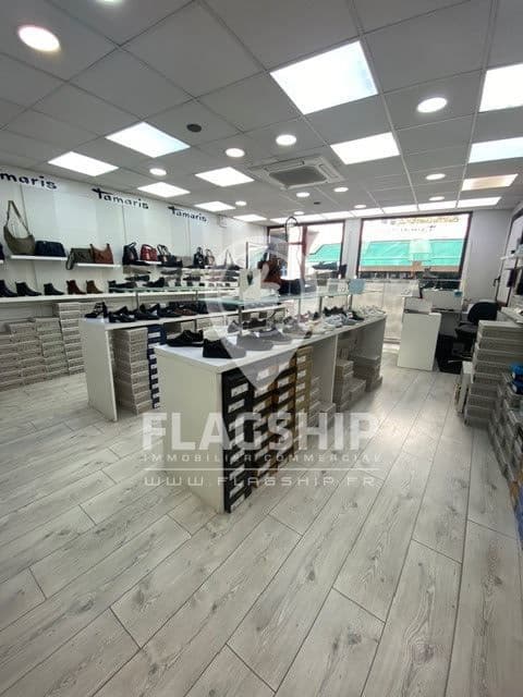 Local commercial · 55 m² · Location — photo 1