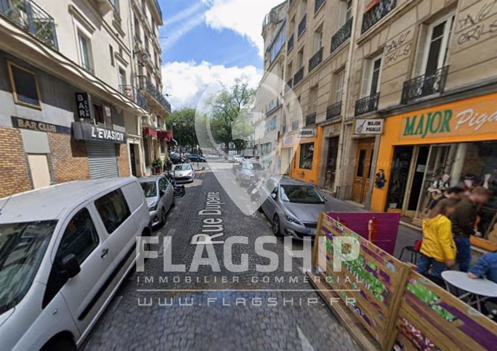 Local commercial · 136 m² · Location — photo 1