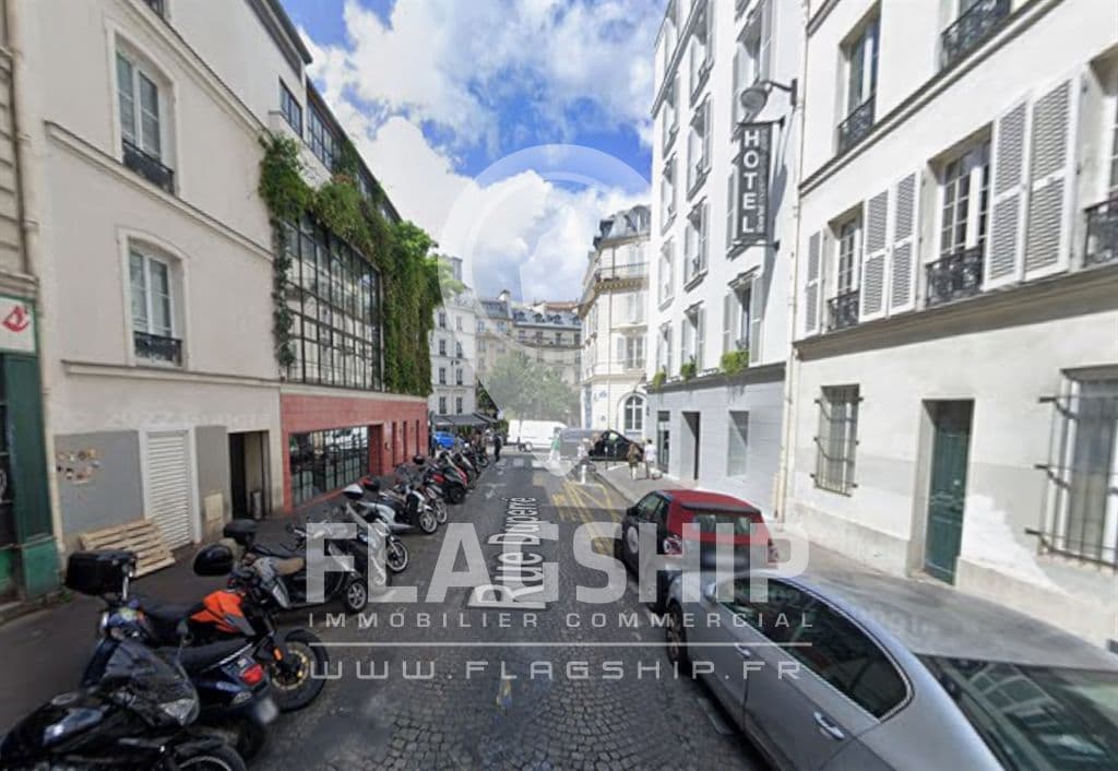 Local commercial · 136 m² · Location — photo 2