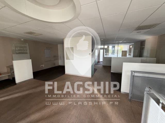 Local commercial · 160 m² · Location — photo 2
