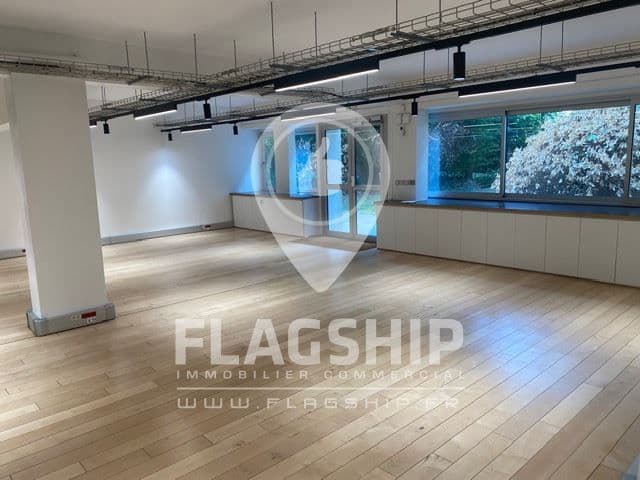 Local commercial · 285 m² · Achat des murs — photo 2