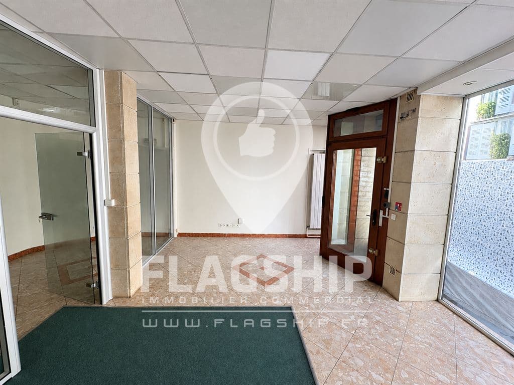 Local commercial · 137 m² · Achat des murs — photo 1