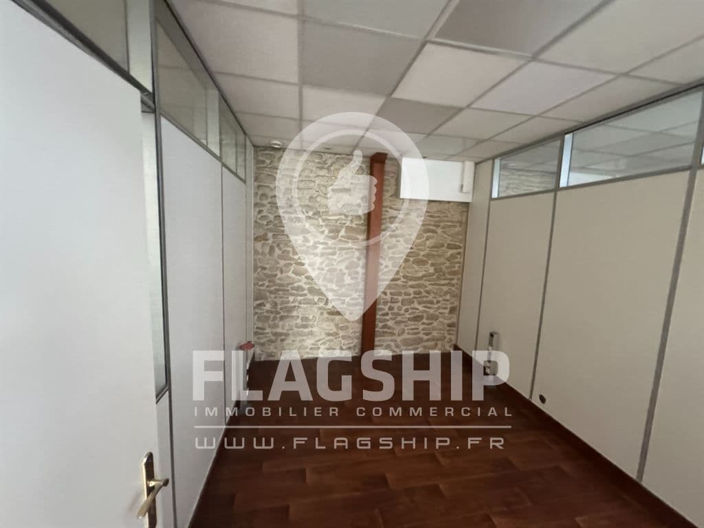 Local commercial · 137 m² · Achat des murs — photo 3