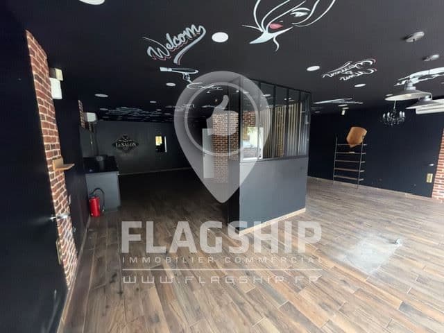 Local commercial · 84 m² · Location — photo 2