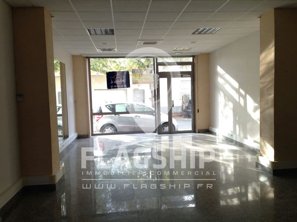 Local commercial · 113 m² · Location — photo 1