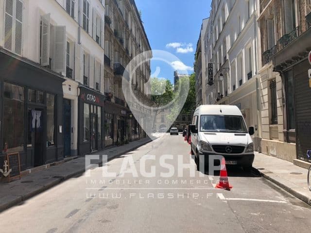 Prêt à porter · 75 m² · Cession de bail — photo 1