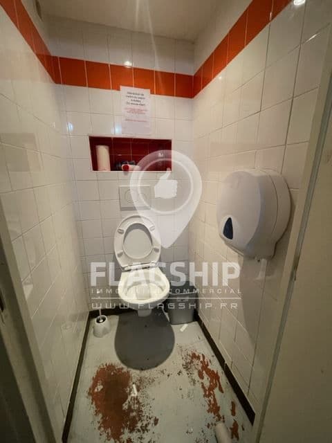 Local commercial · 95 m² · Location — photo 3