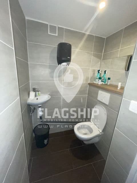 Local commercial · 146 m² · Achat des murs — photo 3