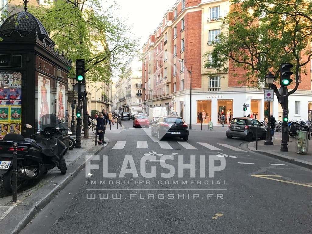 Local commercial · 53 m² · Location — photo 2