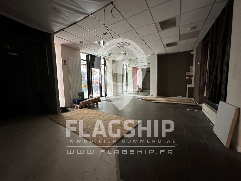 Local commercial · 150 m² · Location — photo 2