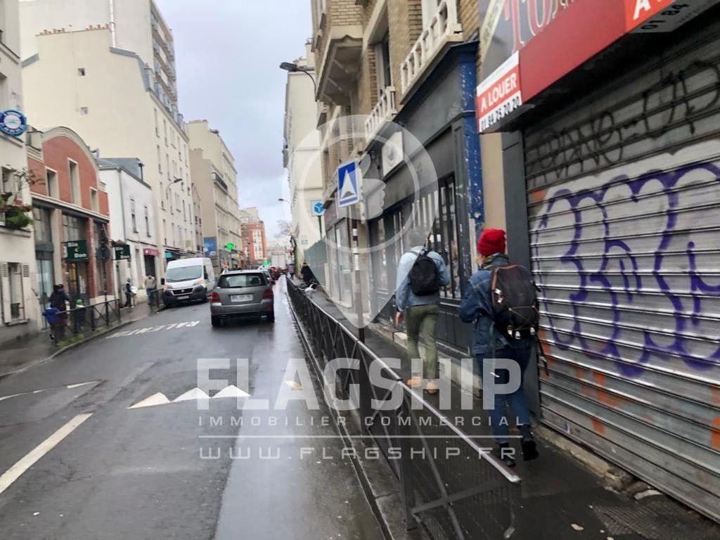 Local commercial · 83 m² · Location — photo 1