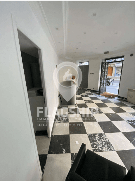 Local commercial · 80 m² · Location — photo 1