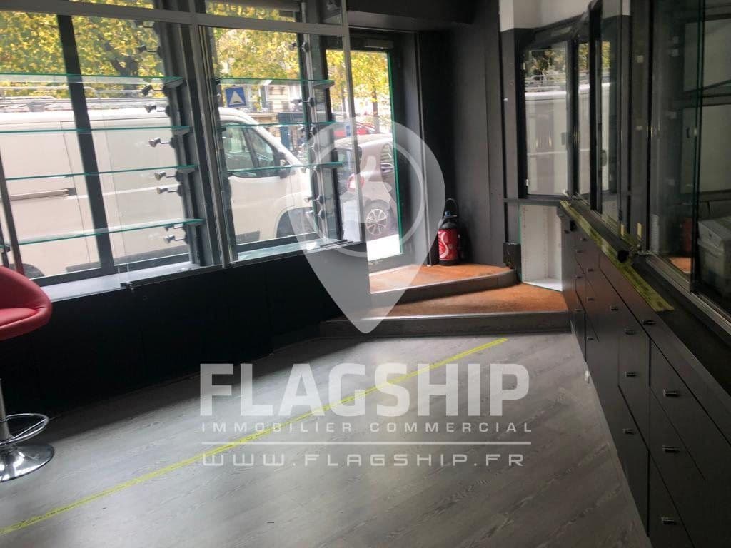 Local commercial · 30 m² · Location — photo 2