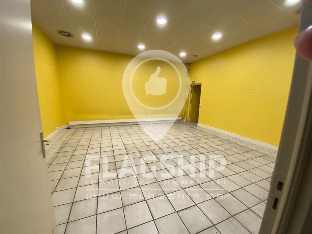 Local commercial · 200 m² · Location — photo 3