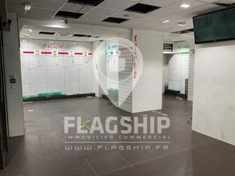 Local commercial · 90 m² · Location — photo 1