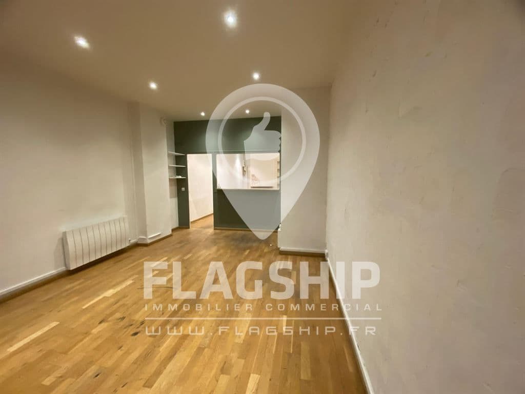 Local commercial · 57 m² · Achat des murs — photo 3