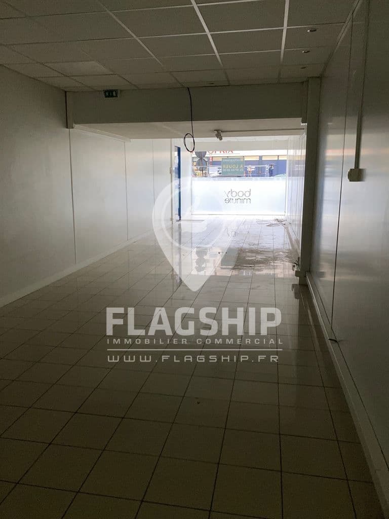 Esthétique · 105 m² · Location — photo 2