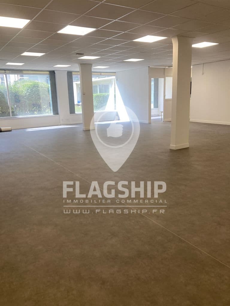 Local commercial · 275 m² · Location — photo 2