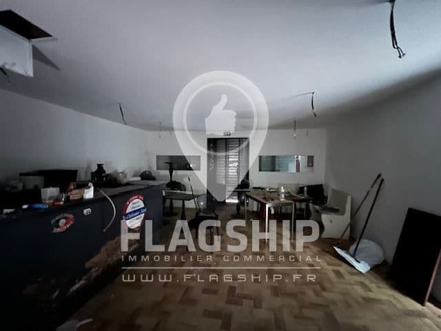 Local commercial · 87 m² · Achat des murs — photo 1
