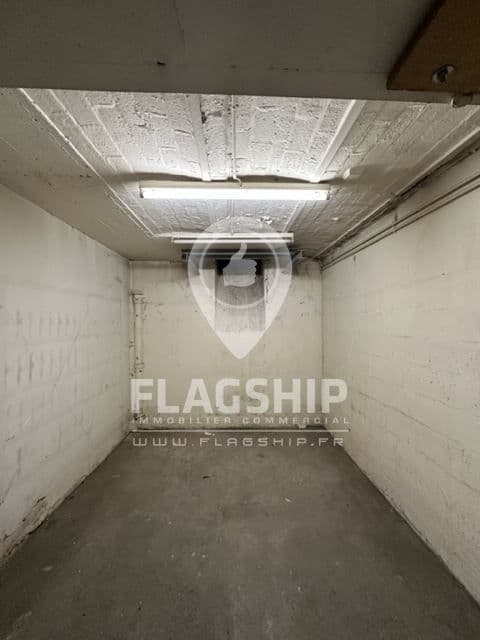 Local commercial · 43 m² · Location — photo 3