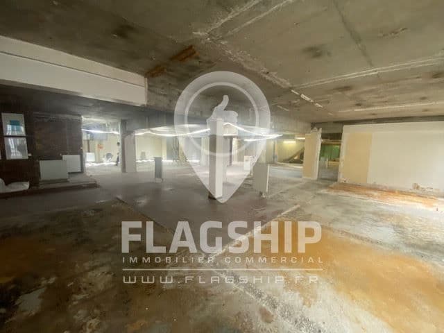 Local commercial · 550 m² · Location — photo 1
