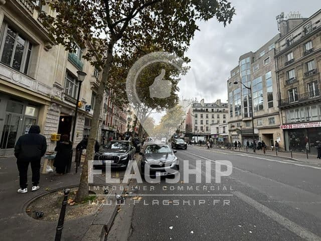 Local commercial · 64 m² · Location — photo 1