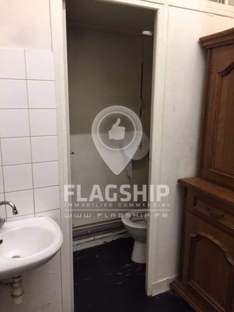 Local commercial · 55 m² · Location — photo 3