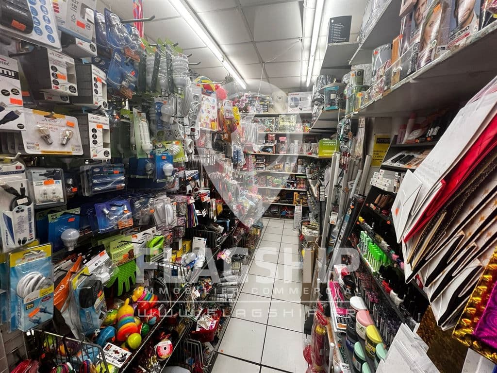 Local commercial · 50 m² · Achat des murs — photo 3