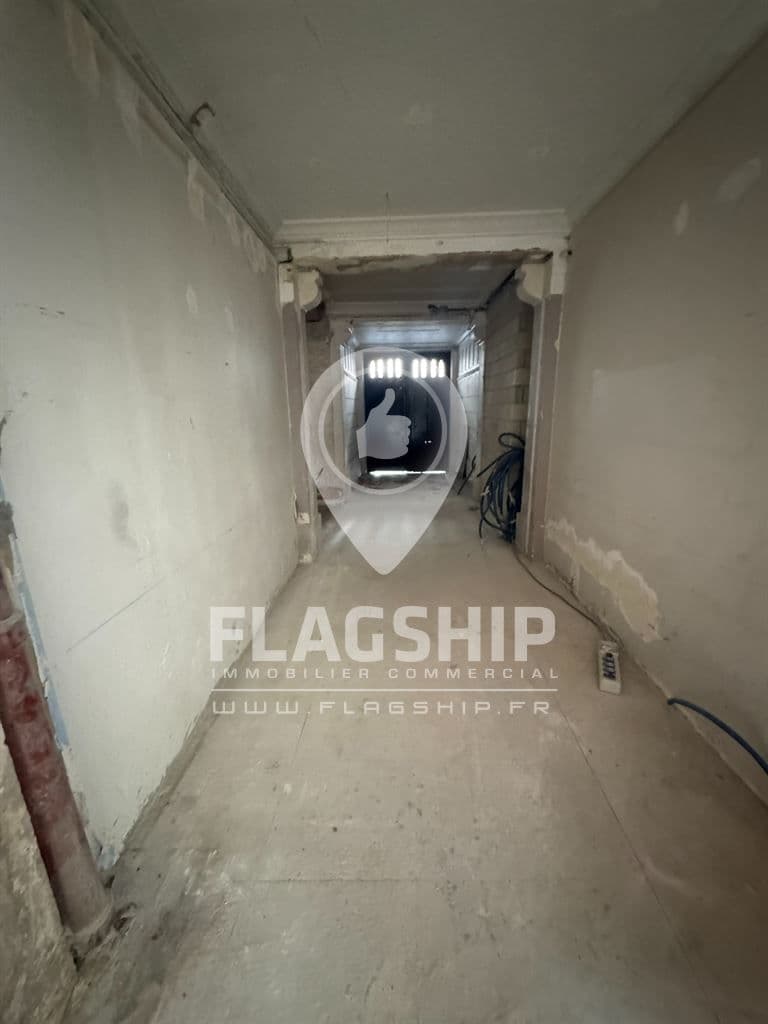 Local commercial · 300 m² · Location — photo 1