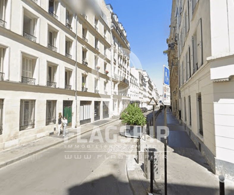 Local commercial · 44 m² · Location — photo 1