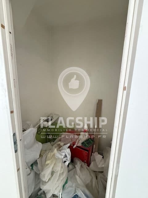 Local commercial · 34 m² · Location — photo 3