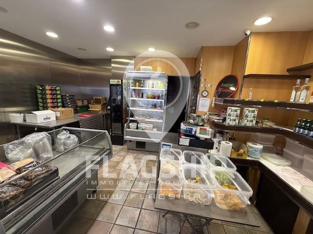 Local commercial · 38 m² · Location — photo 1
