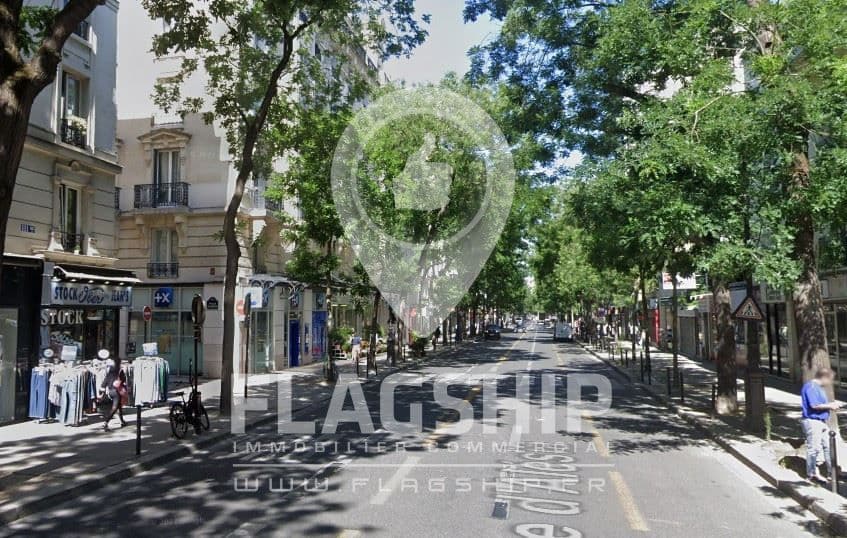 Local commercial · 115 m² · Location — photo 1