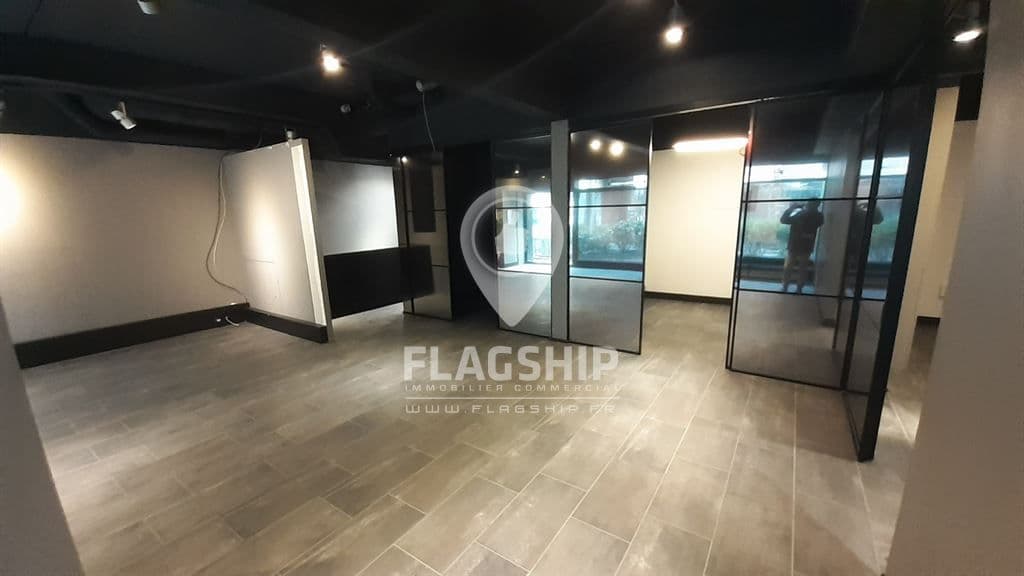 Local commercial · 350 m² · Location — photo 3
