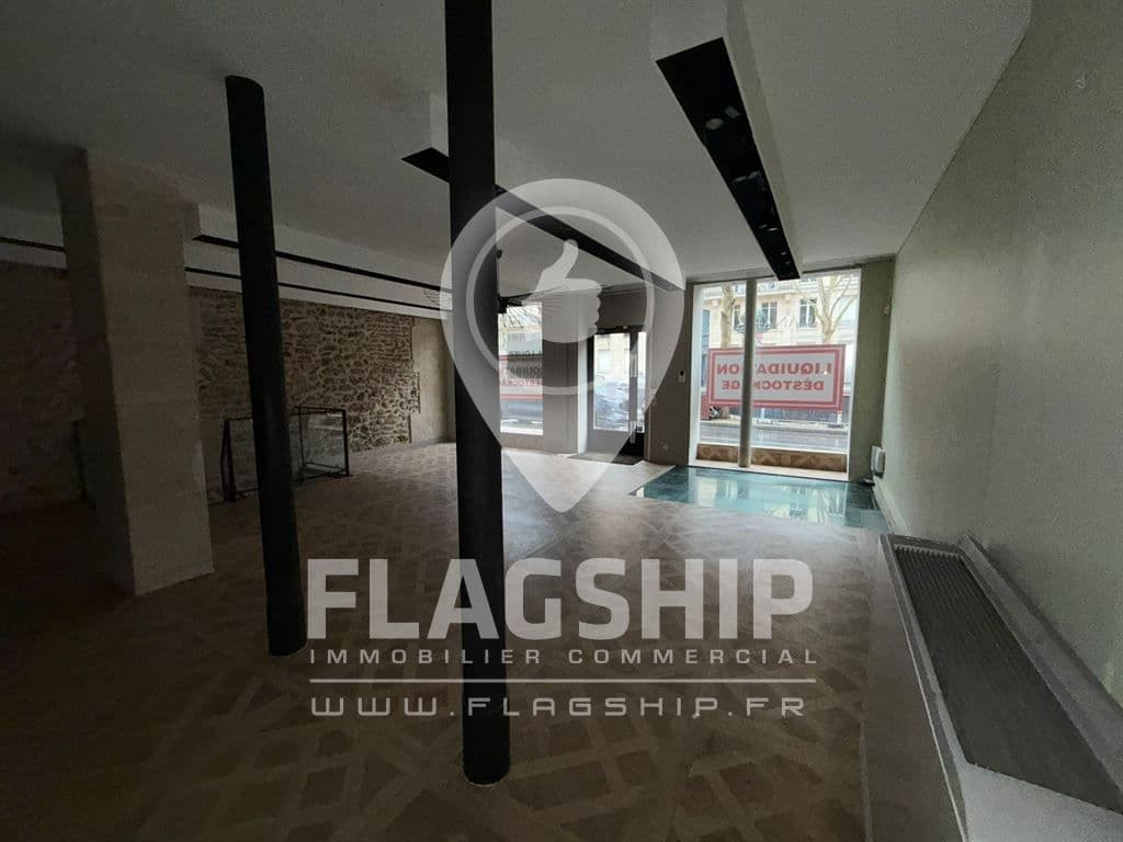 Local commercial · 189 m² · Location — photo 1