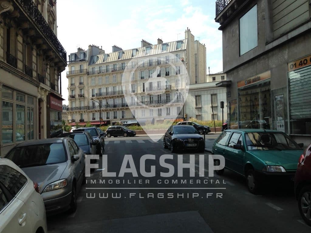 Local commercial · 30 m² · Location — photo 1
