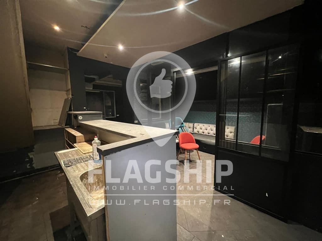 Local commercial · 124 m² · Location — photo 1