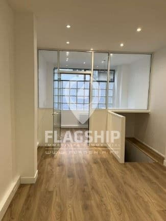 Local commercial · 28 m² · Achat des murs — photo 3