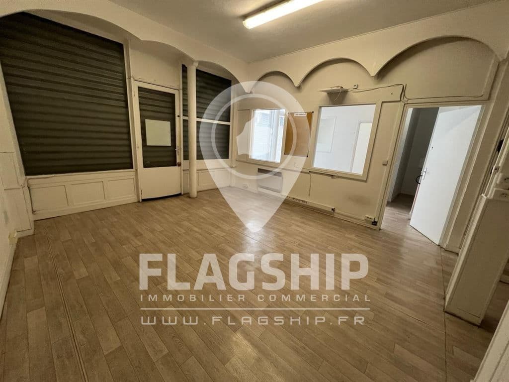 Local commercial · 55 m² · Location — photo 1