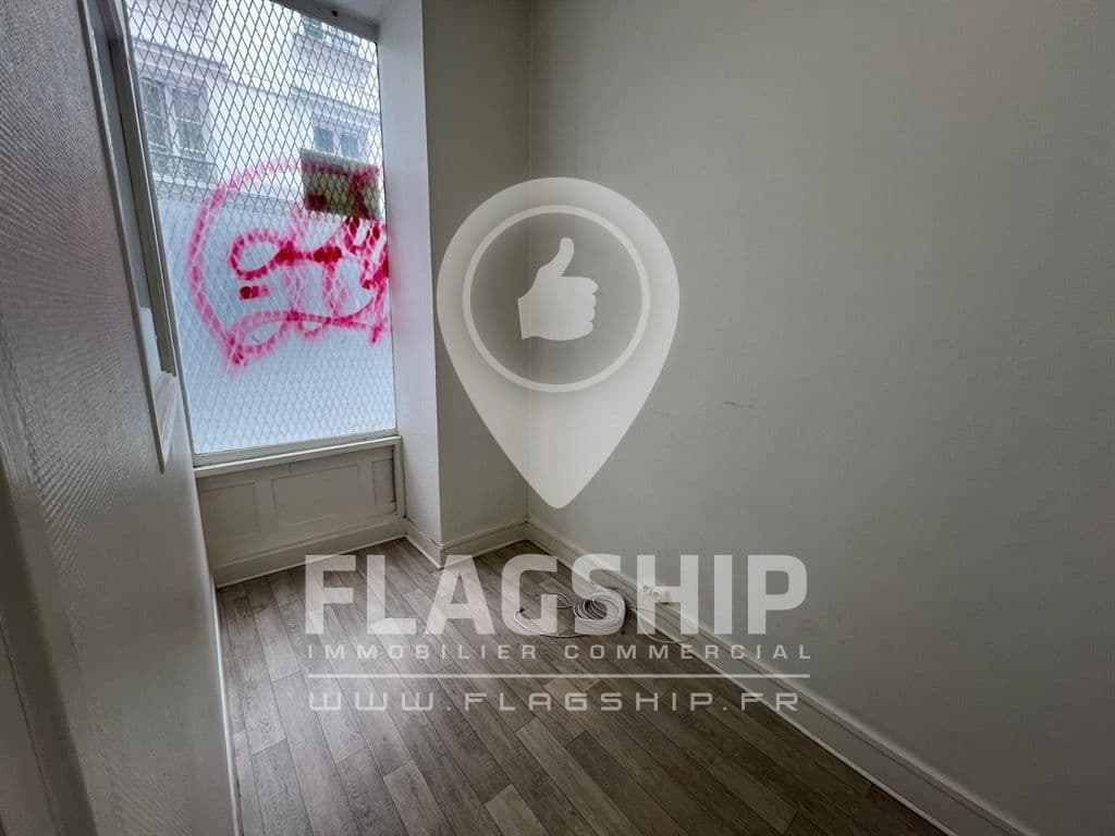 Local commercial · 55 m² · Location — photo 3
