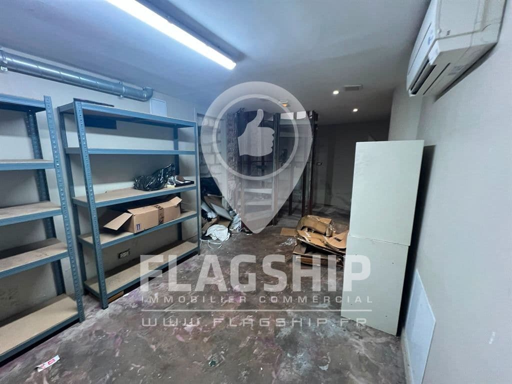 Local commercial · 69 m² · Location — photo 3