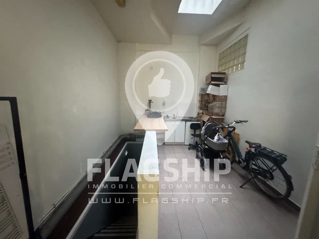 Local commercial · 200 m² · Location — photo 2