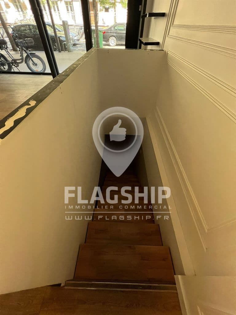 Local commercial · 73 m² · Location — photo 3