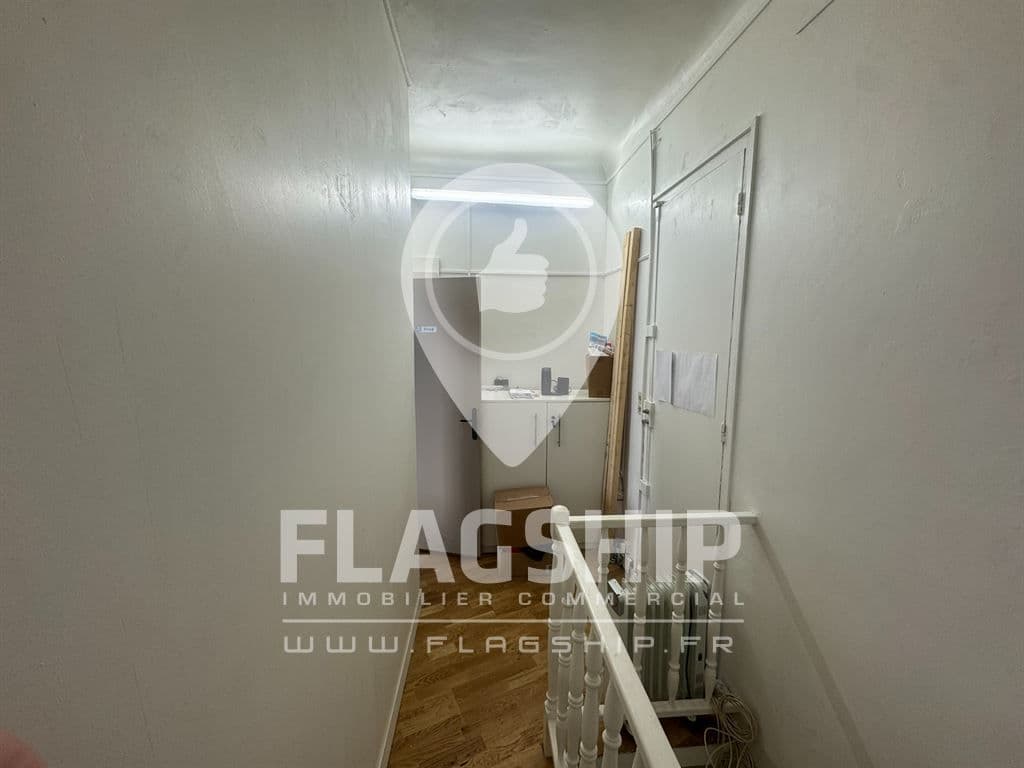 Local commercial · 51 m² · Location — photo 3