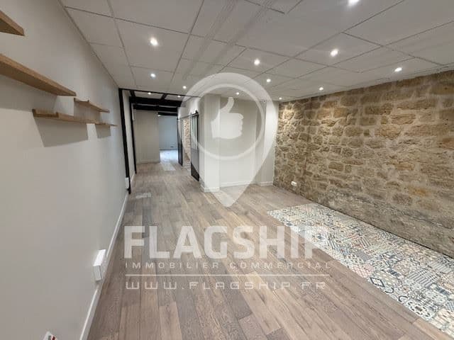 Local commercial · 93 m² · Location — photo 1