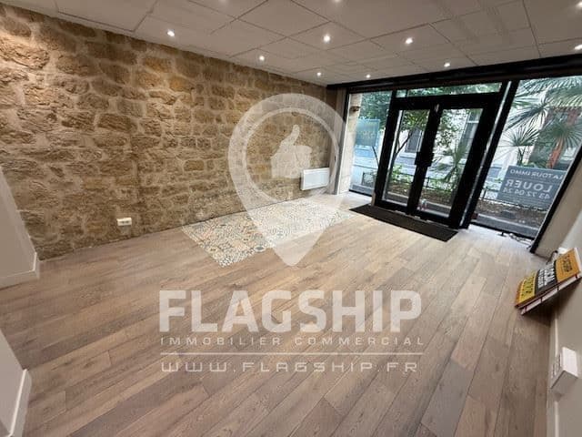 Local commercial · 93 m² · Location — photo 2
