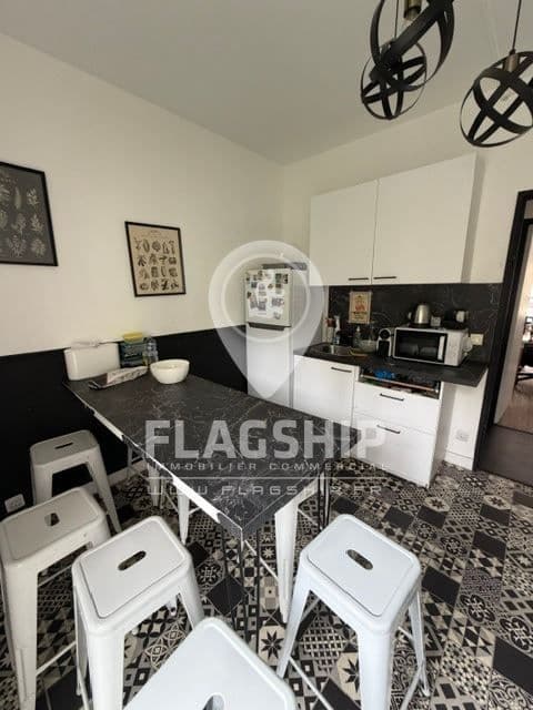 Local commercial · 130 m² · Achat des murs — photo 3